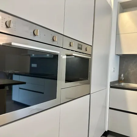 Luxury View - - 아파트 *